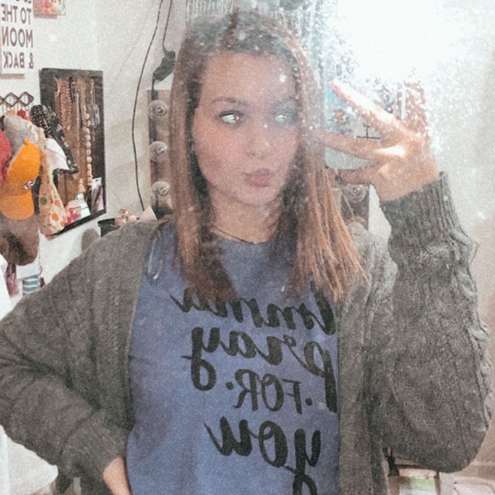 Meet your Posher, Macie